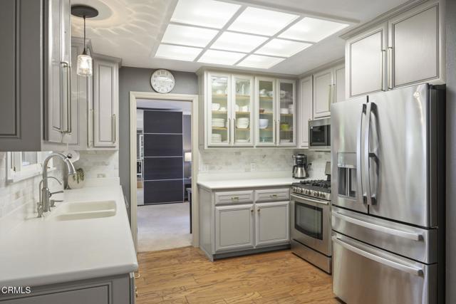122 Taft Avenue, Ventura CA: https://media.crmls.org/mediaz/6caf6be6-947a-4420-a95b-7538e44115b4.jpg