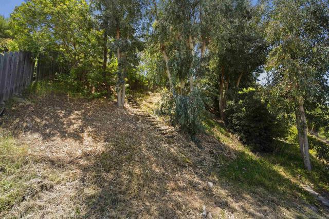 5273 Lewison Pl, San Diego CA: https://media.crmls.org/mediaz/6caf6ca5-ecda-4229-b7a2-3639078ec3d2.jpg