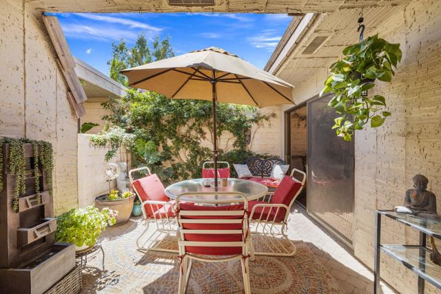 74903 Chateau Circle, Indian Wells CA: https://media.crmls.org/mediaz/6caf7cbc-f546-4e5f-bbb6-28ed48820624.jpg