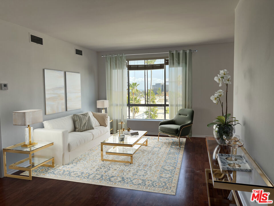 622 S Barrington Avenue #504