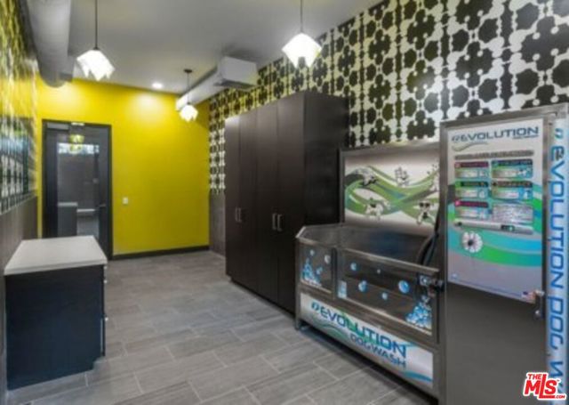 1910 S Union Street, Anaheim CA: https://media.crmls.org/mediaz/6cafb5e4-7be8-44a6-9eeb-06ce02d760a3.jpg