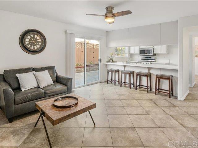 1527 Avenida Rosa, Chula Vista CA: https://media.crmls.org/mediaz/6cafe4b0-833f-44cc-bddf-64bcdb021615.jpg