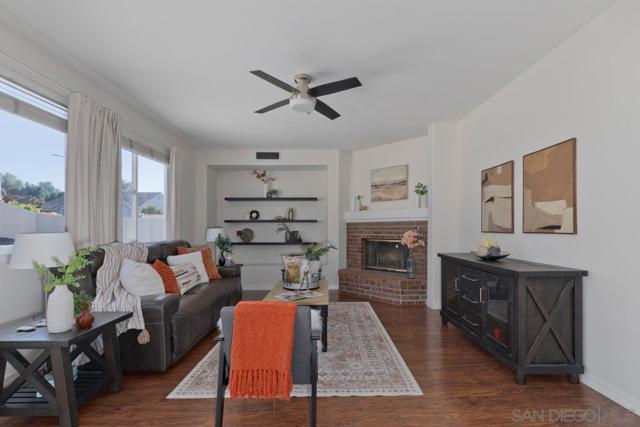 1889 Autumn Ln, Vista CA: https://media.crmls.org/mediaz/6cb04042-8ba6-493d-815e-78f10a2213a3.jpg