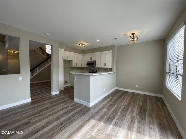 429 Dante Way, Oak Park CA: https://media.crmls.org/mediaz/6cb0a5e5-0550-4ee6-a7e9-a98bafd6e0d8.jpg