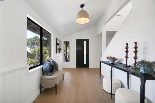 102 Castlewood Dr, Pleasanton CA: https://media.crmls.org/mediaz/6cb0b401-36f8-4311-9111-7c68c4c0d169.jpg