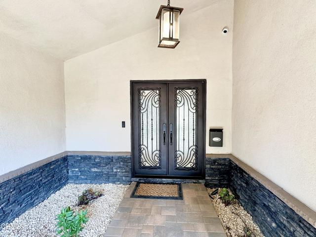 Detail Gallery Image 4 of 30 For 10462 Yarmouth Ave, Granada Hills,  CA 91344 - 4 Beds | 2 Baths