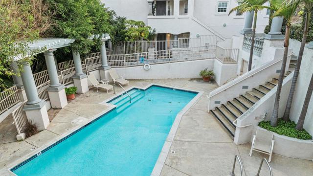 2894 Torrey Pines Rd, La Jolla CA: https://media.crmls.org/mediaz/6cb1417a-3ba5-403d-8c46-de699757c094.jpg