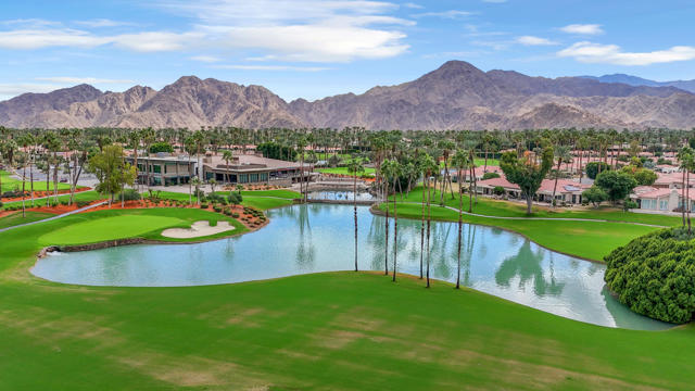 75273 Spyglass Drive, Indian Wells CA: https://media.crmls.org/mediaz/6cb14318-4ef5-4ab4-9d22-01d64cbda31e.jpg