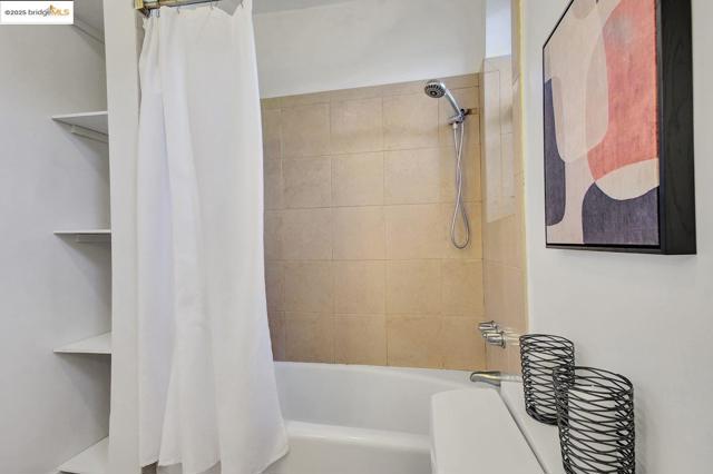 Image 16 of 39 For 1095 67th St