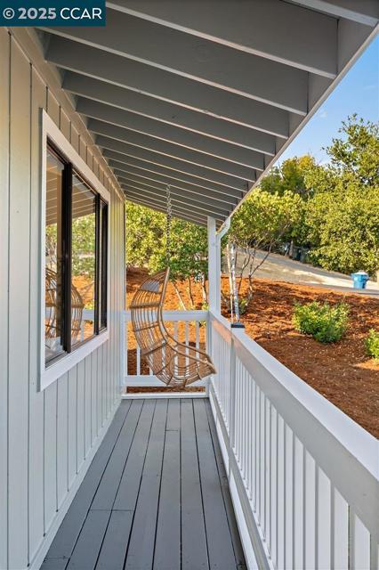 101 Lena Ct, Pleasant Hill CA: https://media.crmls.org/mediaz/6cb2361d-9206-47f9-9e02-1313a36e6ff2.jpg