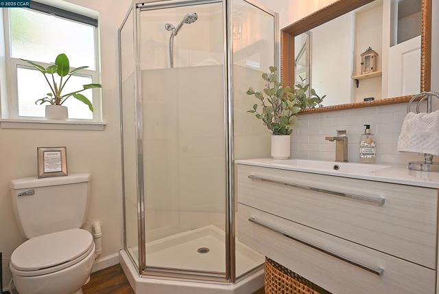 1250 Saint Louis Drive, Concord CA: https://media.crmls.org/mediaz/6cb24e01-16f3-41d6-9d39-846607f9b615.jpg