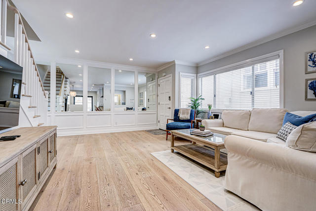 Detail Gallery Image 6 of 27 For 1202 1st St, Hermosa Beach,  CA 90254 - 3 Beds | 2 Baths