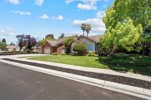 120 Tierra Del Sol, Hollister CA: https://media.crmls.org/mediaz/6cb29ecd-e844-4c61-8ce8-6c769ca11486.jpg