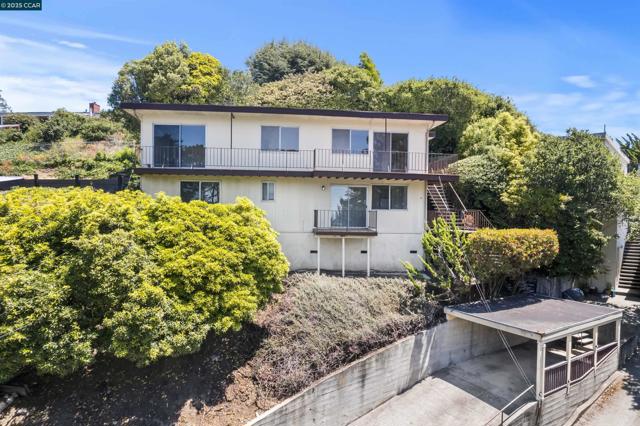 51 Rincon Rd, Kensington CA: https://media.crmls.org/mediaz/6cb3f22d-d481-4975-89db-5b6e41bf489b.jpg