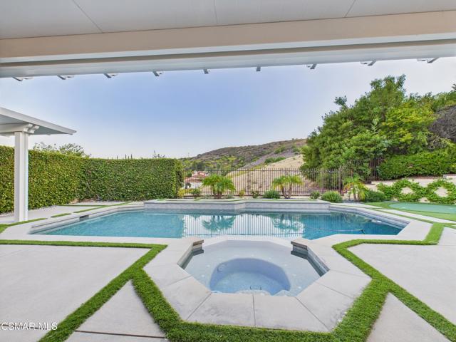 29650 Kimberly Drive, Agoura Hills CA: https://media.crmls.org/mediaz/6cb466ff-9c74-4632-be07-f5a83fbe79c1.jpg
