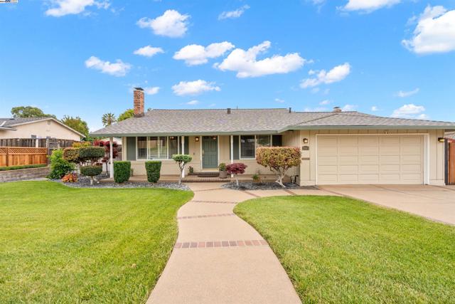 2845 Briarwood Dr, Livermore CA: https://media.crmls.org/mediaz/6cb4b94c-59cf-4fba-83fd-997357221ee2.jpg