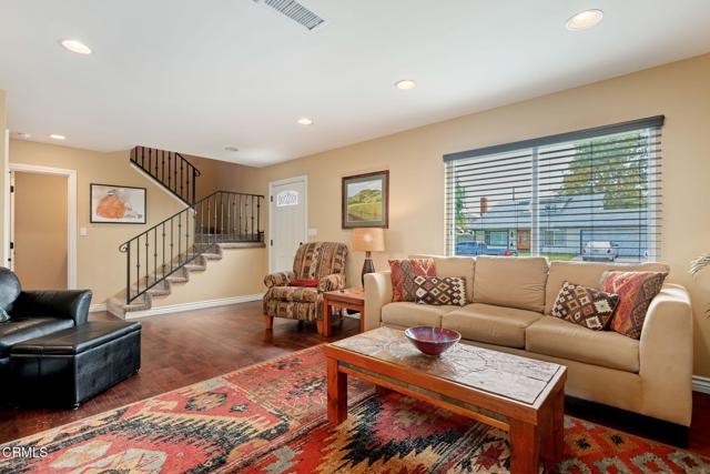 1796 Swift Avenue, Ventura CA: https://media.crmls.org/mediaz/6cb4dff8-61eb-4519-8811-757f2415cbcf.jpg