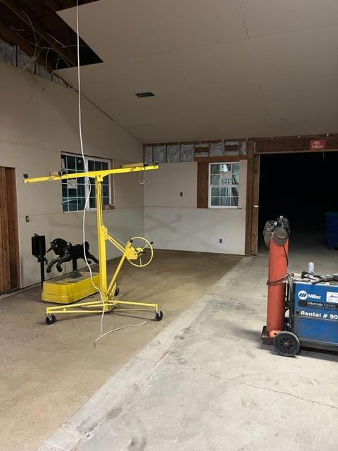350 San Benancio Road, Salinas CA: https://media.crmls.org/mediaz/6cb4f196-0b46-4acb-b8b5-6282ef361b49.jpg