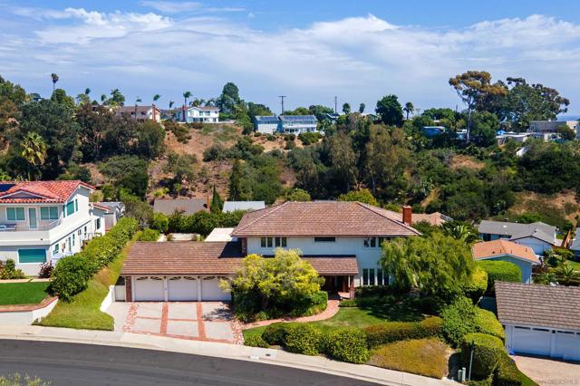 5353 Westknoll Dr, San Diego CA: https://media.crmls.org/mediaz/6cb56ff0-e2d0-4a08-b5f2-2dc8fe9c9108.jpg