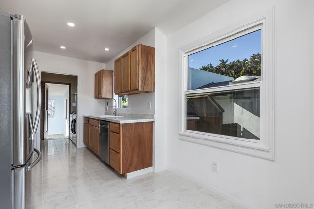 4445 Coronado Ave, San Diego CA: https://media.crmls.org/mediaz/6cb66633-dacf-49de-9afd-973715125d32.jpg
