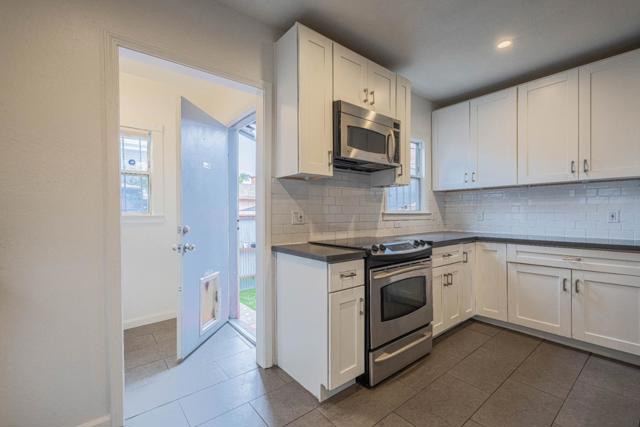 4211 Martin Luther King Jr Way, Oakland CA: https://media.crmls.org/mediaz/6cb689ac-947b-430c-a0b8-41aa9788f9d9.jpg