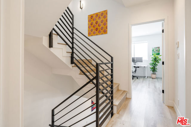 4912 S Centinela Avenue, Los Angeles CA: https://media.crmls.org/mediaz/6cb6ef94-4b0d-4639-b2b9-b0dd4d2b1dd9.jpg