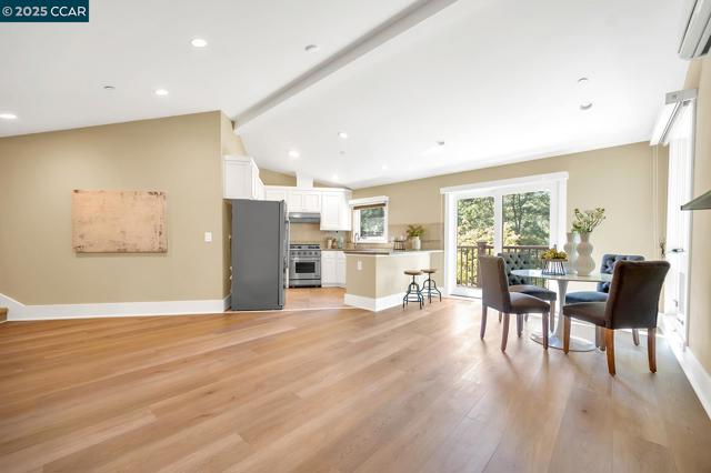 691 Old Jonas Hill Rd, Lafayette CA: https://media.crmls.org/mediaz/6cb70dae-c76b-47e8-82db-d896d809d69c.jpg