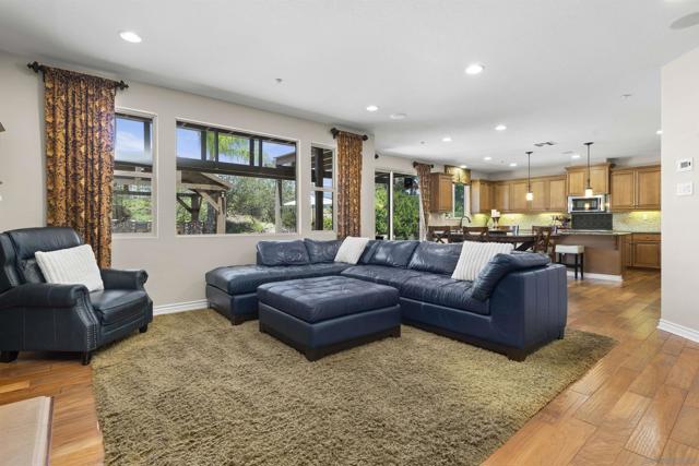 7787 Britt Pl, Santee CA: https://media.crmls.org/mediaz/6cb70f0e-ac97-4e35-b9f1-70560203f122.jpg