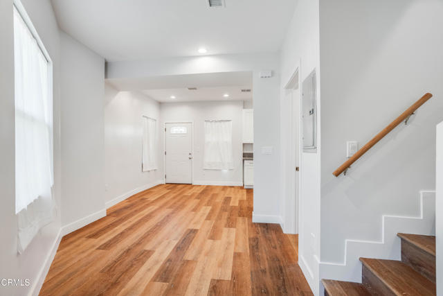 300 E Alhambra Road, Alhambra CA: https://media.crmls.org/mediaz/6cb76b2d-ee76-45e7-829a-eba161020261.jpg