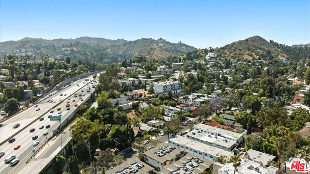 2020 Holly Drive, Los Angeles CA: https://media.crmls.org/mediaz/6cb7f9da-e5ea-4c7f-afb7-f7b5442238ad.jpg