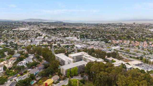 300 Davey Glen Road, Belmont CA: https://media.crmls.org/mediaz/6cb80c2e-f81b-4d26-b2f3-244ce4dba691.jpg