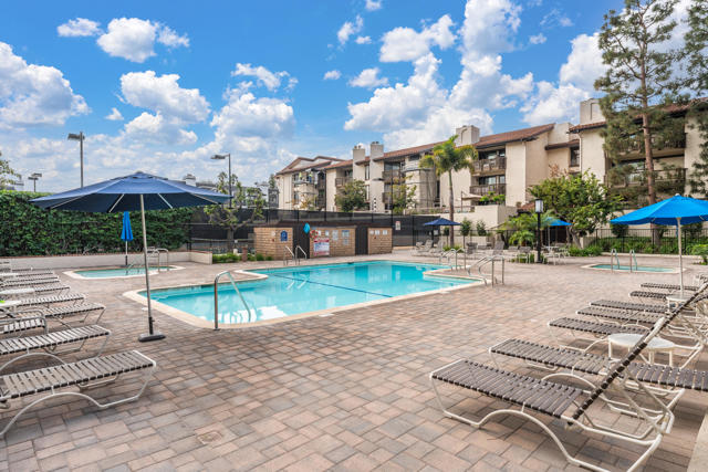 8515 Falmouth Avenue, Playa del Rey CA: https://media.crmls.org/mediaz/6cb91819-80cc-420f-a746-50b7e576ddd6.jpg