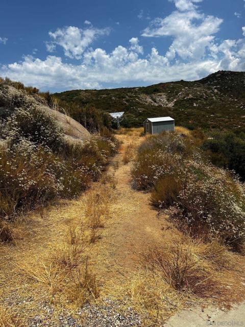 3011 Via Dieguenos, Alpine CA: https://media.crmls.org/mediaz/6cb92b29-f9a0-4323-a7f4-cd5772f28e73.jpg
