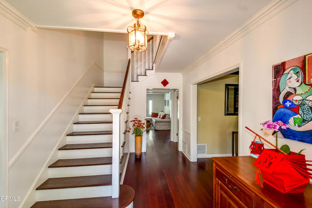 1908 Warwick Road, San Marino CA: https://media.crmls.org/mediaz/6cba03df-b577-423b-bcf9-19d08f872946.jpg