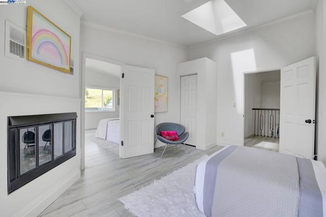 10705 Dublin Canyon Rd, Pleasanton CA: https://media.crmls.org/mediaz/6cbaaac5-c43a-487f-9345-81081c754bb0.jpg