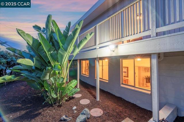 3503 Highland Ave, Redwood City CA: https://media.crmls.org/mediaz/6cbaab2a-e9d3-44c5-bb19-ff6de64b386a.jpg