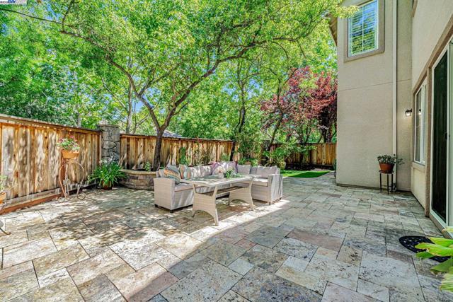 260 Abigail Cir, Danville CA: https://media.crmls.org/mediaz/6cbb2689-ab52-4279-99c2-77a7f6c92cfe.jpg