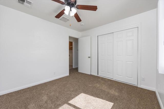 132 Center, Taft CA: https://media.crmls.org/mediaz/6cbc1761-6728-4d65-a996-01a7643f8c09.jpg