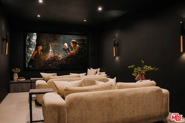 515 N Harper Avenue, Los Angeles CA: https://media.crmls.org/mediaz/6cbc33ef-d3e7-4d90-9eb0-3acbc73d81d4.jpg