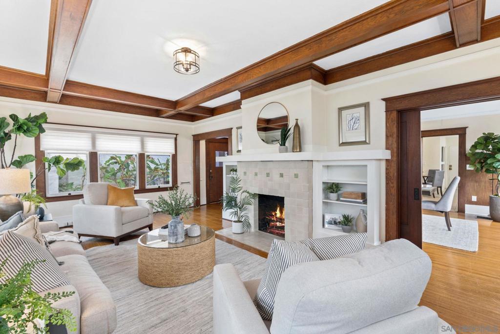 https://media.crmls.org/mediaz/6cbc56a4-9555-4576-8c4a-c334be69b80a.jpg?preset=X-Large