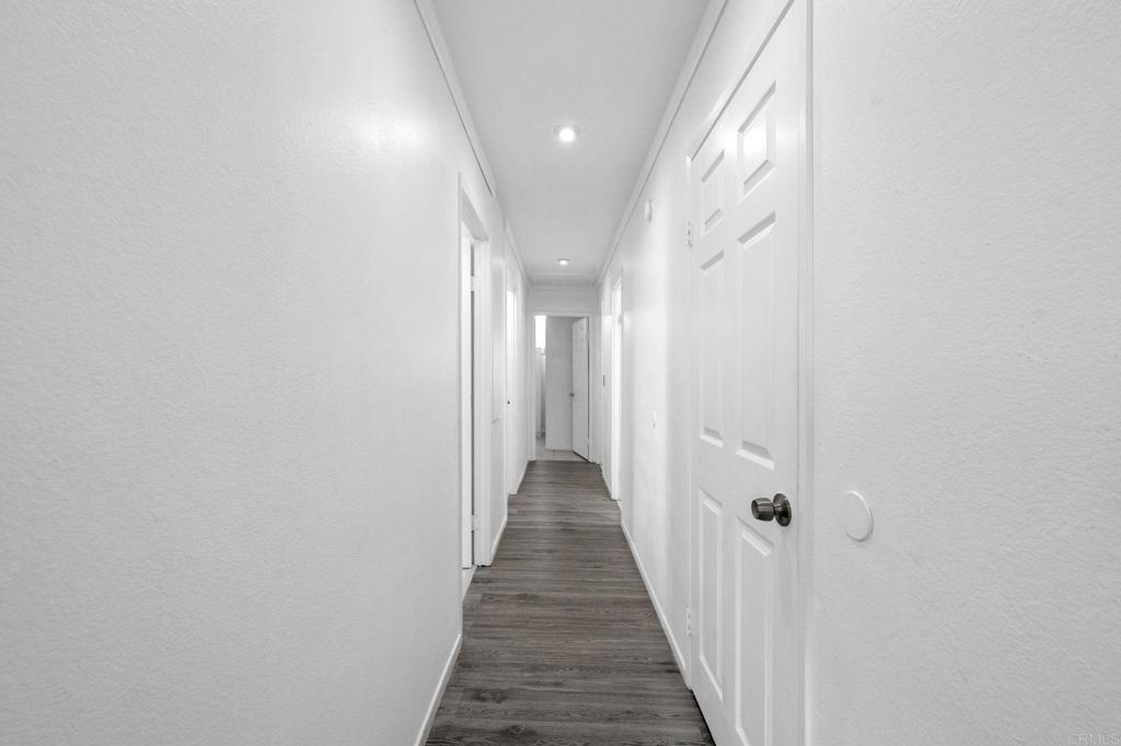 https://media.crmls.org/mediaz/6cbd6c88-68a3-4cfb-a48f-131c8ef7c805.jpg?preset=X-Large