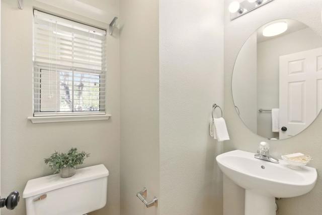 353 Whisman Station Drive, Mountain View CA: https://media.crmls.org/mediaz/6cbda3bc-845e-4c63-ad86-6527035924a8.jpg