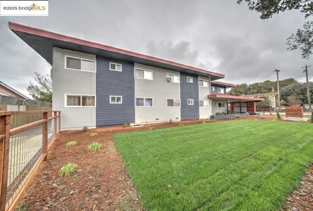 399 Schafer Rd, Hayward CA: https://media.crmls.org/mediaz/6cbdbff2-4da3-40d6-adb4-734220c1fc50.jpg