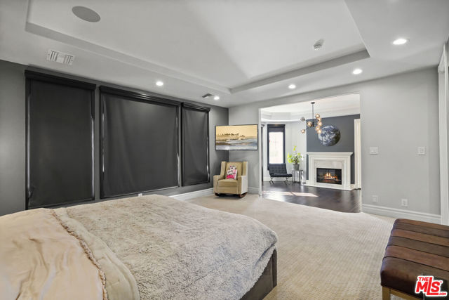 22510 La Quilla Drive, Chatsworth CA: https://media.crmls.org/mediaz/6cbe098c-8367-40d1-a773-ef16f44ab6d1.jpg