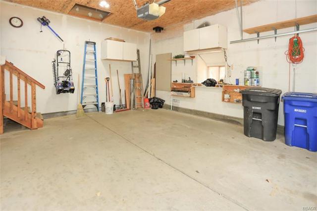 2324 Manzanita Lane, Big Bear CA: https://media.crmls.org/mediaz/6cbe8b2e-4dff-4bdc-8187-c4e786accbc0.jpg