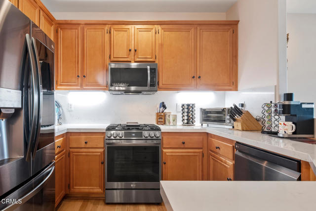 2410 Kipana Avenue, Ventura CA: https://media.crmls.org/mediaz/6cbe9ce1-a0b1-49d8-857d-be2a77c684f4.jpg