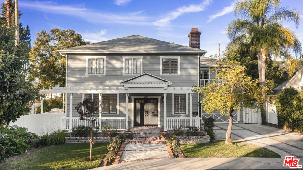 4957 W Melrose Hill