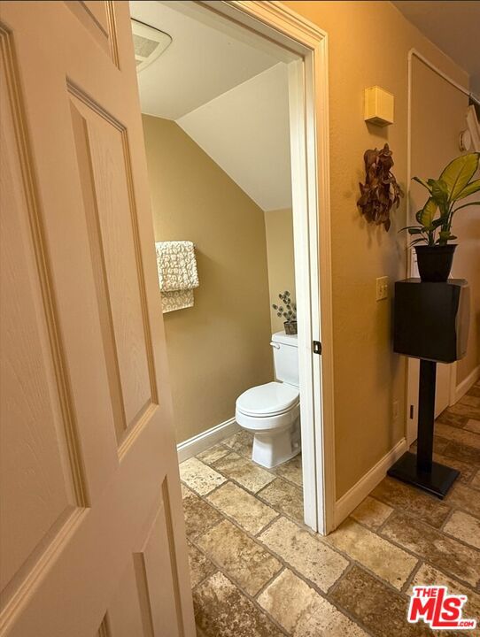 2220 Exposition Drive, San Luis Obispo CA: https://media.crmls.org/mediaz/6cbeee6f-9f29-4389-8a6b-0649583db0d7.jpg