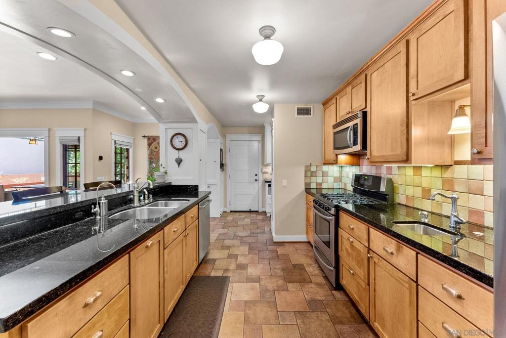 MLS #250036205SD image #17