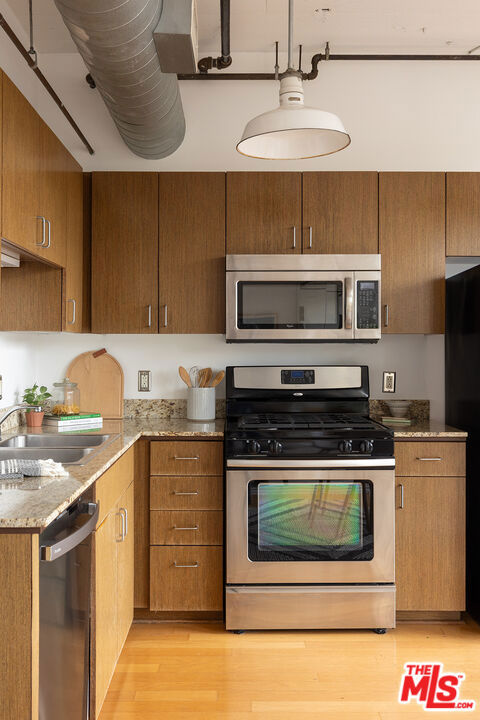 200 N San Fernando Road, Los Angeles CA: https://media.crmls.org/mediaz/6cbfed04-6c75-4c04-b15f-787a25da2532.jpg
